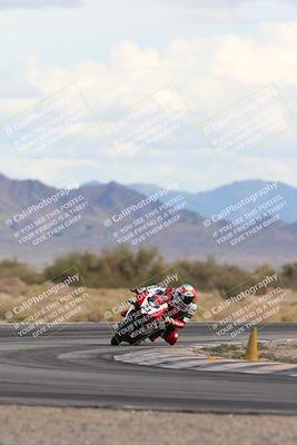 media/Nov-16-2025-Race Pace (Sun) [[8c5fa54630]]/Non Verified Riders (1st 20 Minutes)/5-Turn 15 (110pm)/